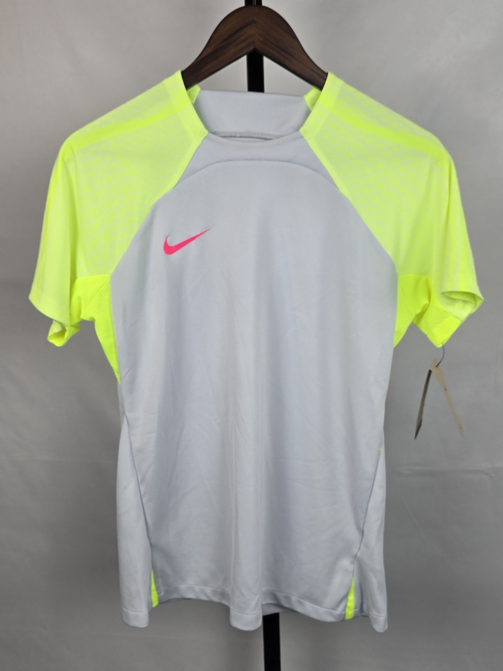 NWT Nike Strike Women's Dri-FIT Soccer Short-Sleeve Top Size Medium